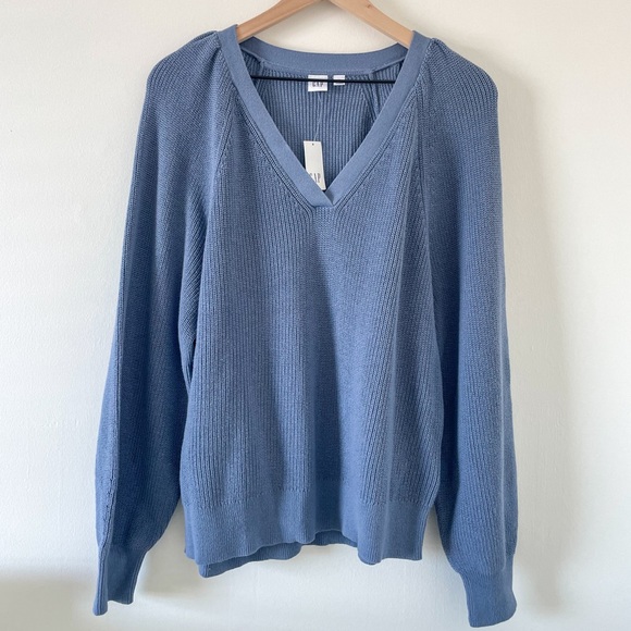 NWT GAP Sweater - Picture 1 of 3